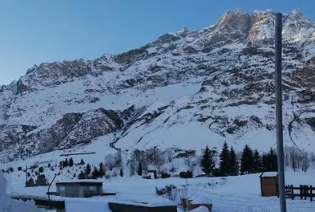 Lägenhet Casa Cervinia Oasi Della Montagna